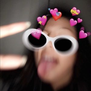 Meet your Posher, Lexis